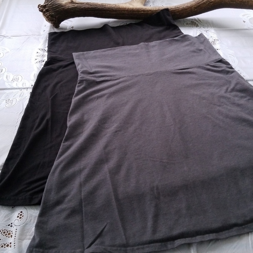 🌻Womens skirts 1 black 1 Gray. FINAL PRICE🌻